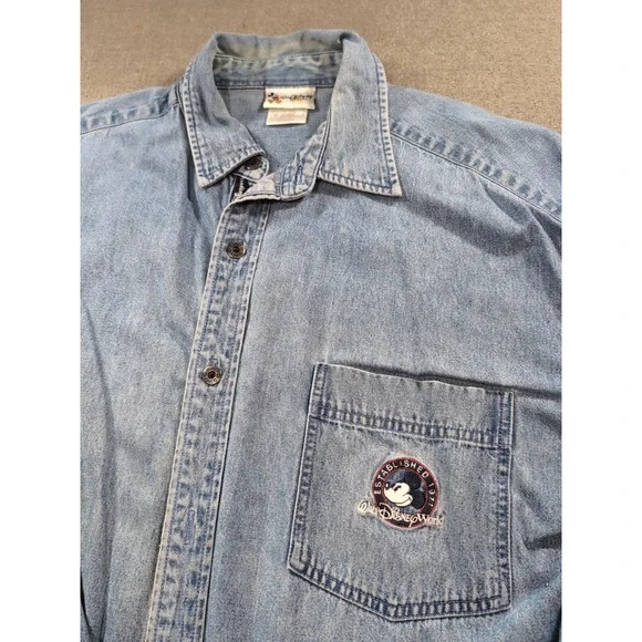 Walt DisneyDenim Shirt Adult‎ XL Extra Large Blue Mickey Mouse Chest Pocket - Picture 2 of 10